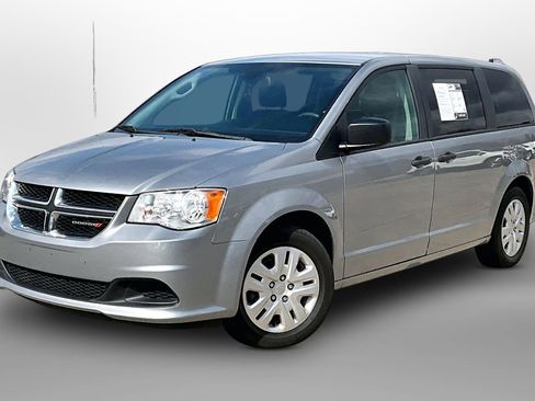 Used 2020 Dodge Grand Caravan SE w/ UConnect Hands-Free Group image 12