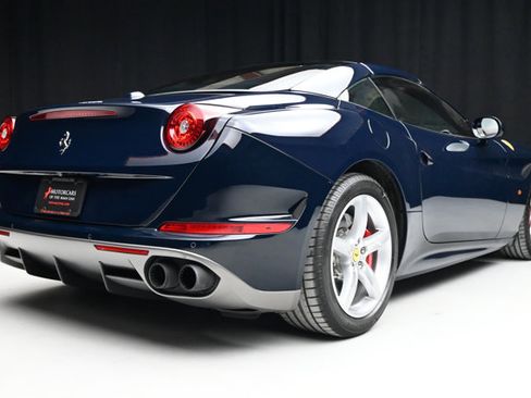 Used 2016 Ferrari California T image 38