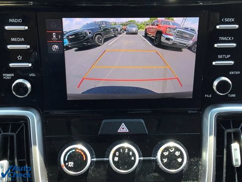 Used 2023 Kia Sorento LX image 25