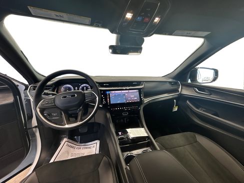 New 2026 Jeep Grand Cherokee L 4WD image 21