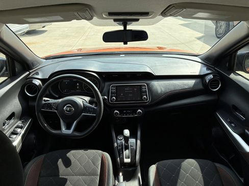 Used 2020 Nissan Kicks SR image 13