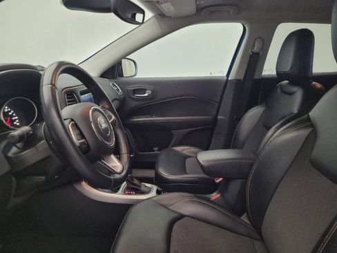 Used 2018 Jeep Compass Latitude w/ Popular Equipment Group AWD/4WD image 17