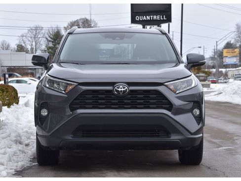 Used 2021 Toyota RAV4 XLE w/ Convenience Package image 8