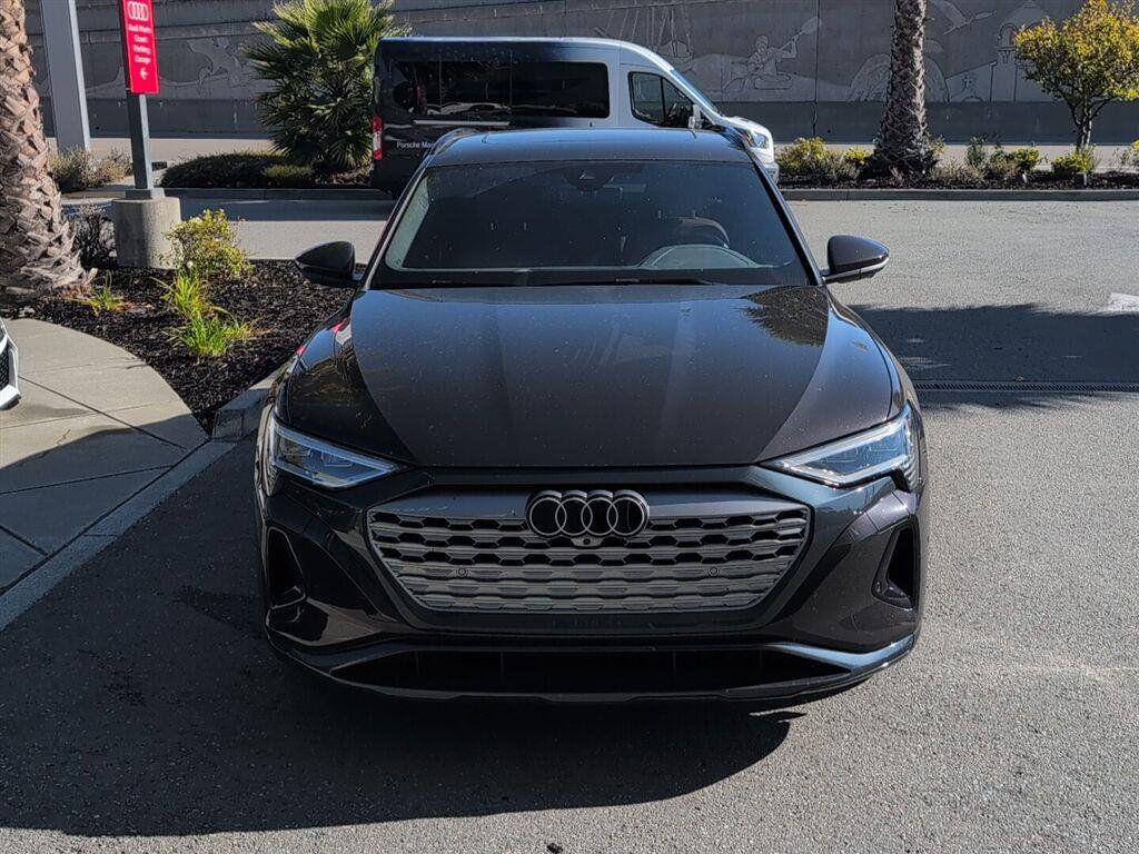 Used 2024 Audi Q8 e-tron Premium Plus AWD/4WD image 3