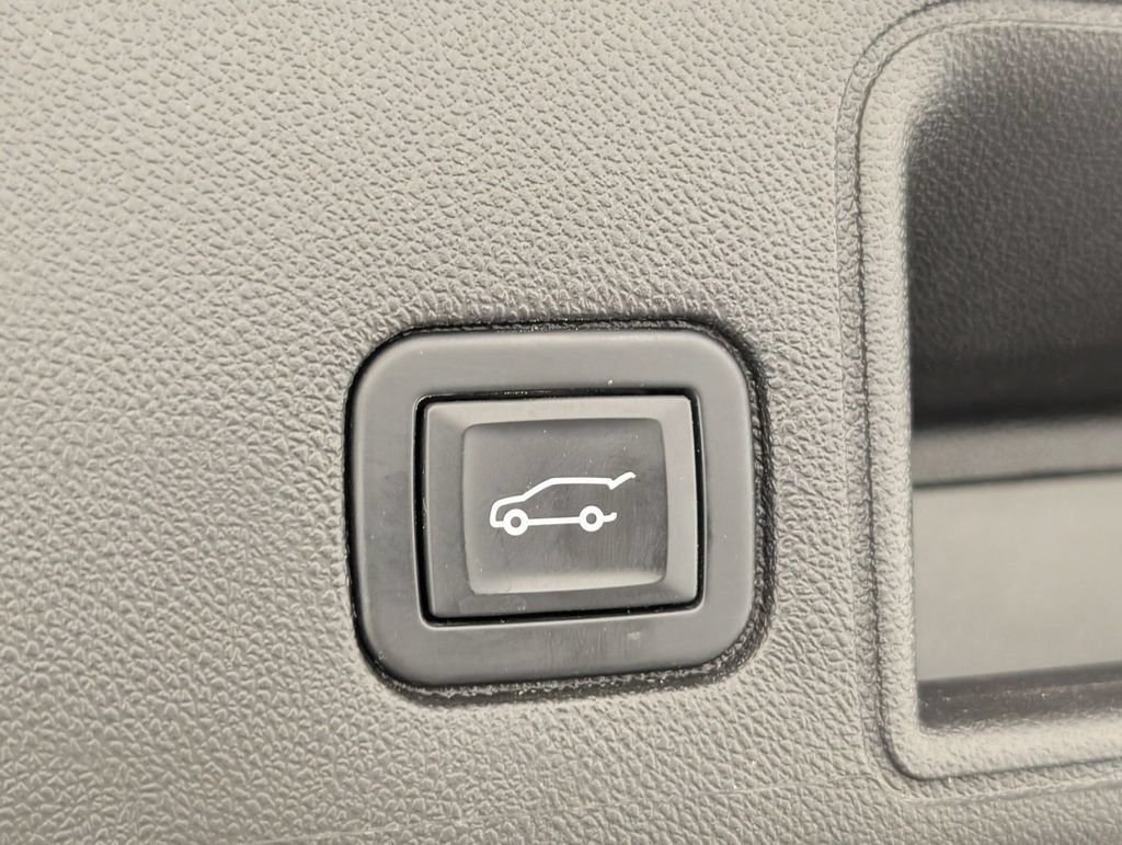Certified 2022 GMC Terrain Denali AWD/4WD image 34