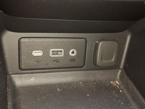 Used 2024 GMC Terrain SLE w/ Driver Convenience Package image 18