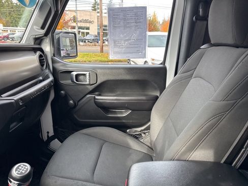 Used 2019 Jeep Wrangler Sport image 26