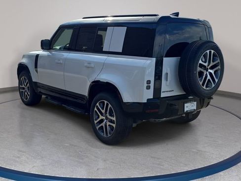 New 2026 Land Rover Defender 110 X-Dynamic SE AWD/4WD image 7