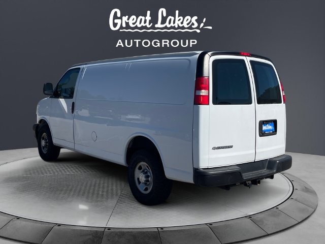 Used 2018 Chevrolet Express 2500 RWD image 3