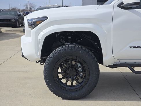 Used 2026 Toyota Tacoma SR5 image 5
