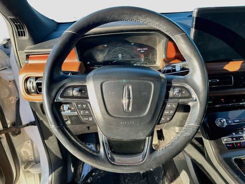 Used 2022 Lincoln Nautilus Reserve w/ Equipment Group 201A AWD/4WD image 11