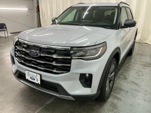 New 2026 Ford Explorer Active w/ Active Comfort Package AWD/4WD image 9