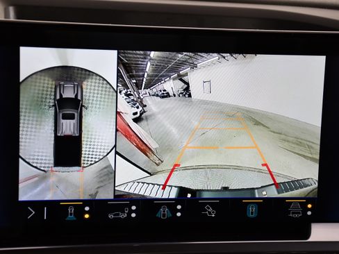 Used 2024 Chevrolet Silverado 3500 High Country w/ High Country Premium Package AWD/4WD image 32