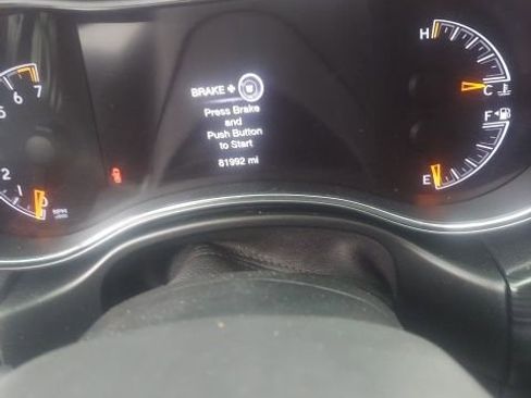 Used 2019 Jeep Grand Cherokee Altitude image 13