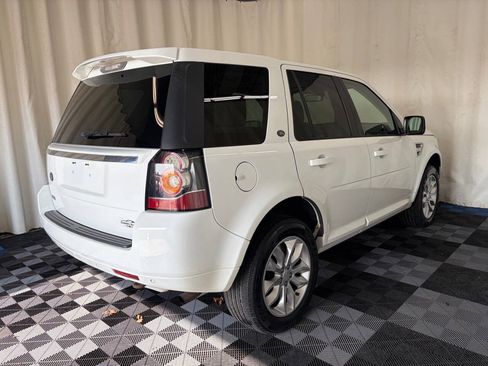 Used 2015 Land Rover LR2 AWD/4WD image 6