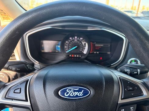 Used 2020 Ford Fusion SE FWD image 30