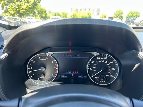 Used 2025 Nissan Altima 2.5 SV FWD image 17