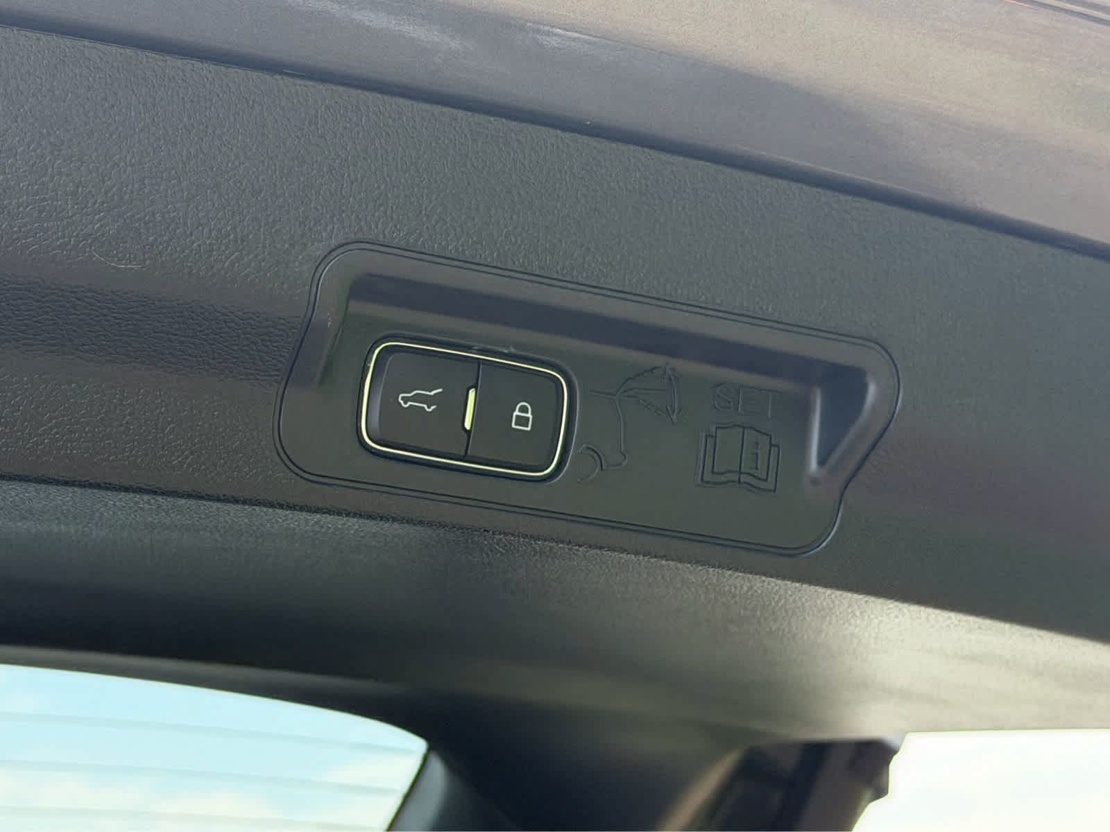 Used 2023 Ford Explorer XLT w/ Equipment Group 202A AWD/4WD image 40