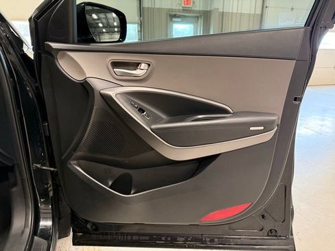 Used 2018 Hyundai Santa Fe Sport image 14