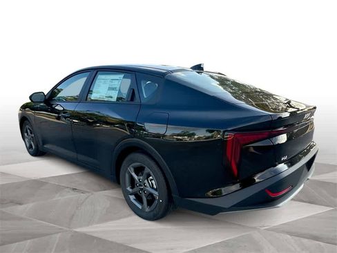 New 2026 Kia K4 LXS image 6