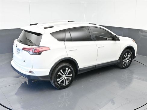 Used 2016 Toyota RAV4 LE image 13
