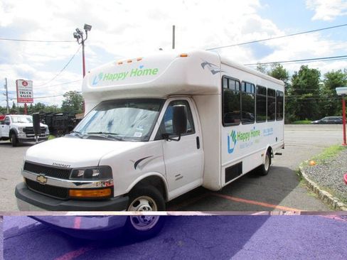 Used 2019 Chevrolet Express 4500 w/ Shuttle Bus Package RWD image 1