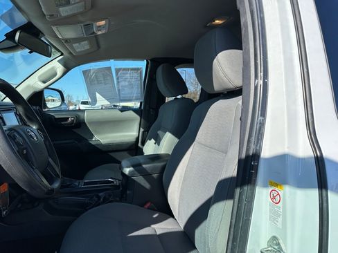 Used 2019 Toyota Tacoma SR w/ SX Package image 11