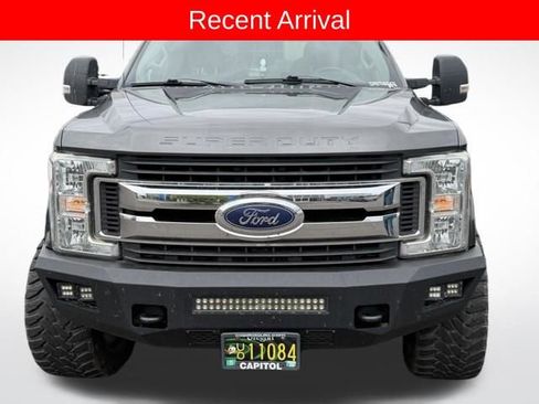 Used 2017 Ford F250 XLT AWD/4WD image 3