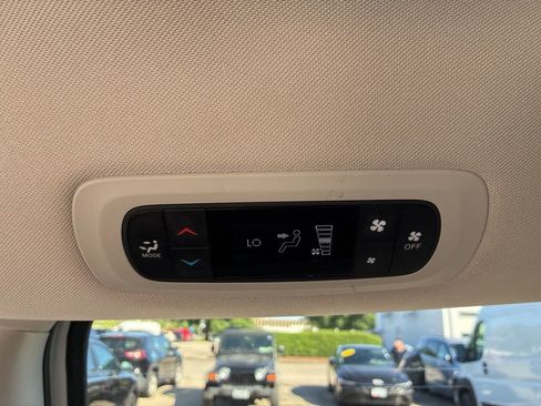 Used 2023 Chrysler Voyager LX FWD image 18