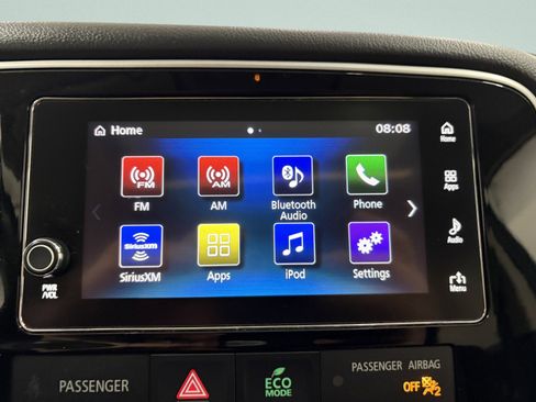 Used 2018 Mitsubishi Outlander SE image 16