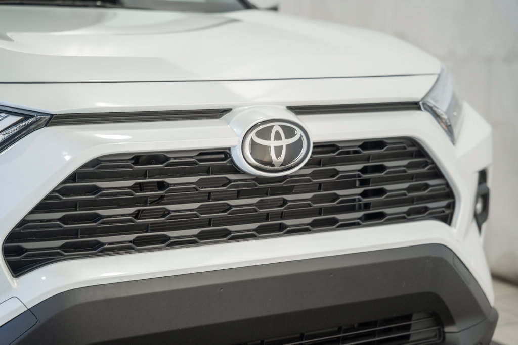Certified 2025 Toyota RAV4 XLE Premium AWD/4WD image 11