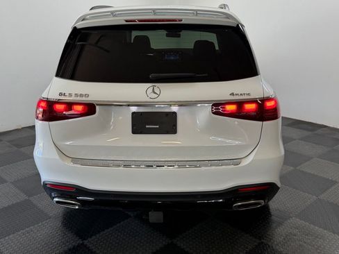 Used 2024 Mercedes-Benz GLS 580 4MATIC image 13