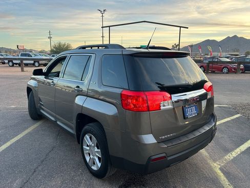 Used 2011 GMC Terrain SLE FWD image 3