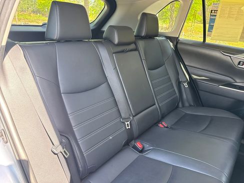 Used 2022 Toyota RAV4 XLE Premium image 32