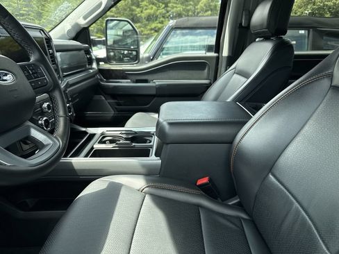 Used 2025 Ford F350 Lariat w/ Lariat Ultimate Package AWD/4WD image 9