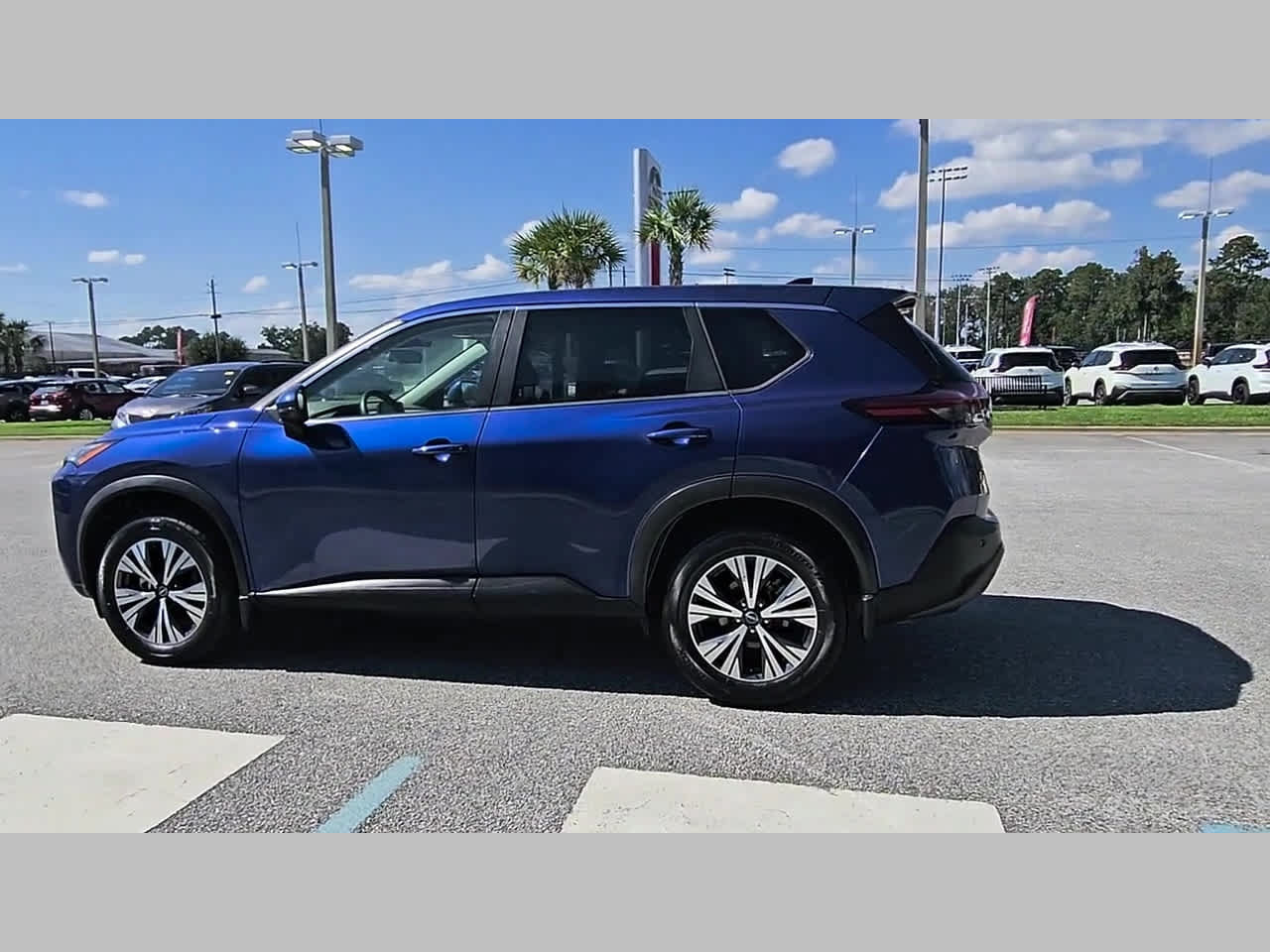 Used 2022 Nissan Rogue SV FWD image 27