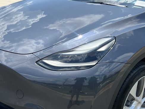 Used 2023 Tesla Model Y Long Range AWD/4WD image 12