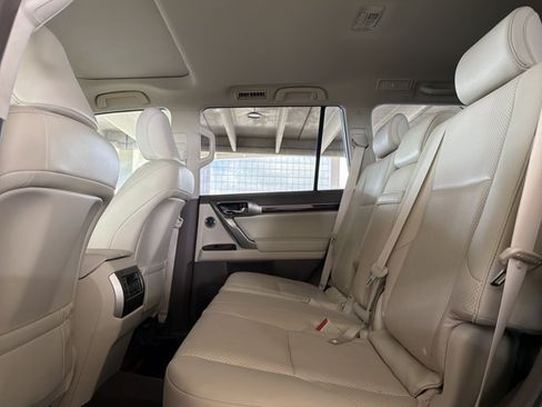 Used 2014 Lexus GX 460 Luxury AWD/4WD image 11