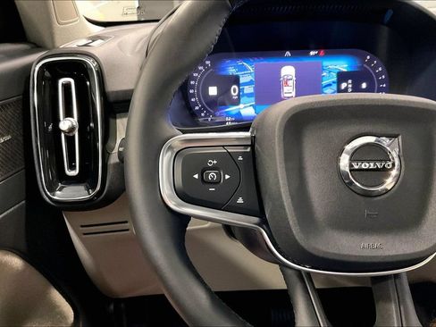Used 2024 Volvo XC40 B5 Plus w/ Protection Package Premier AWD/4WD image 12