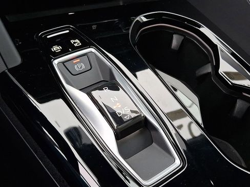 Certified 2025 Audi Q5 2.0T Premium Plus w/ Premium Plus image 16