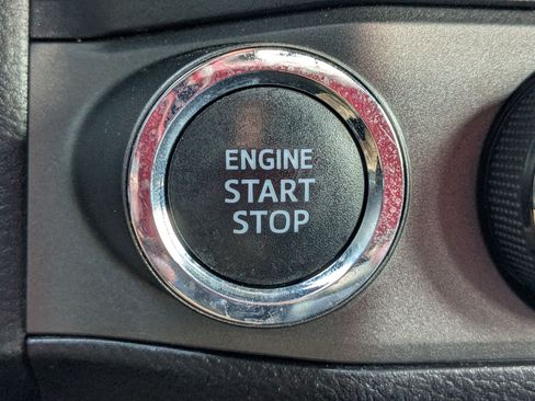 Used 2021 Toyota Tacoma TRD Off-Road w/ Technology Package AWD/4WD image 24