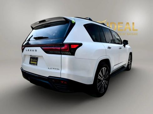 Used 2025 Lexus LX 700h Luxury image 7