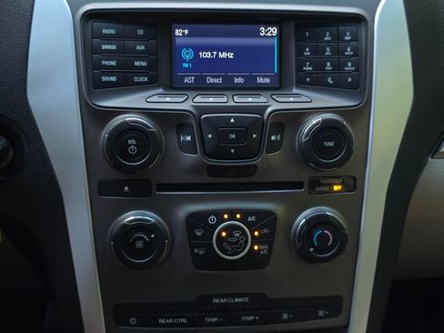 Used 2014 Ford Explorer FWD image 32
