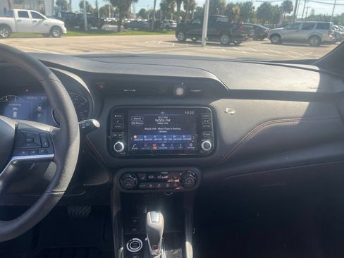 Used 2024 Nissan Kicks SR w/ SR Premium Package FWD image 10