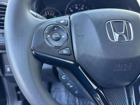 Used 2018 Honda HR-V EX image 19