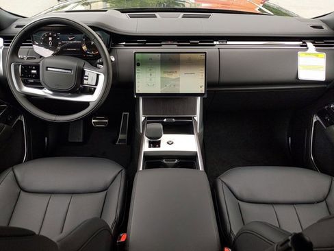 New 2025 Land Rover Range Rover Long Wheelbase SE image 16