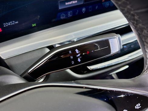 Used 2023 Cadillac Lyriq 2WD image 20