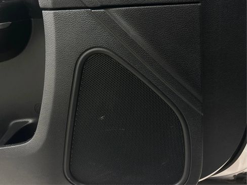 Used 2011 Chrysler 300 Limited image 40