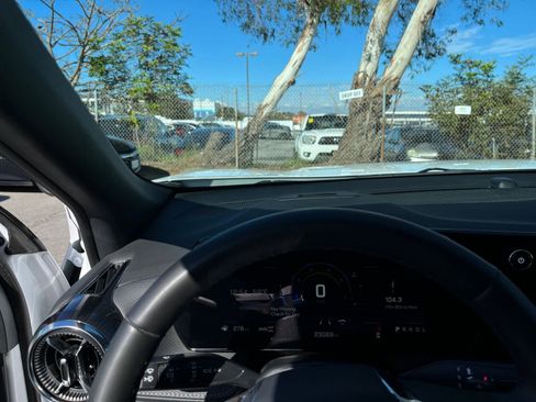 Used 2025 Chevrolet Equinox LT image 34