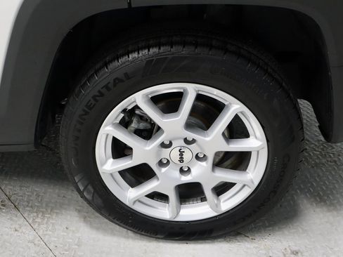 Used 2023 Jeep Renegade Latitude image 19